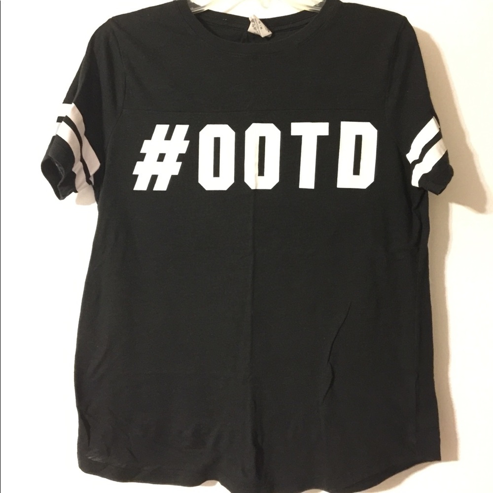 PINK VS “#OOTD” T-Shirt